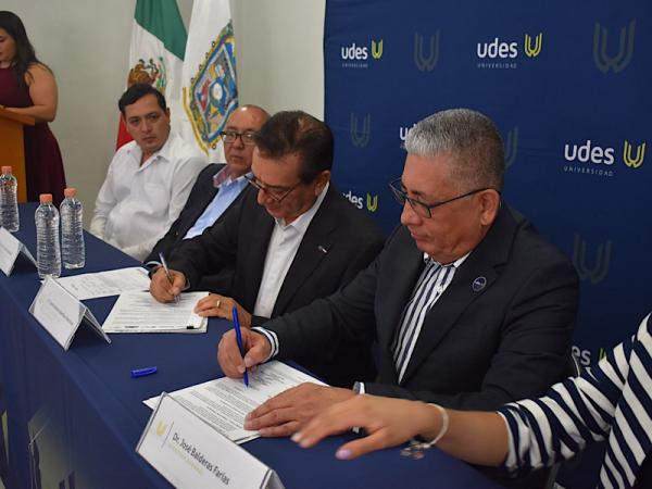 Firman convenio de colaboración Conalep Puebla y UDES