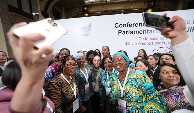 Presidenta propone que parte de la inversión en armas a nivel mundial se destine a garantizar justicia y educación para niñas