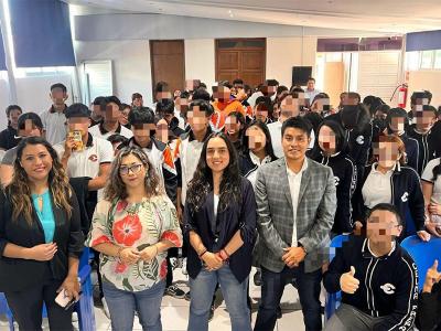 Jóvenes se preparan para el futuro mediante talleres de emprendimiento