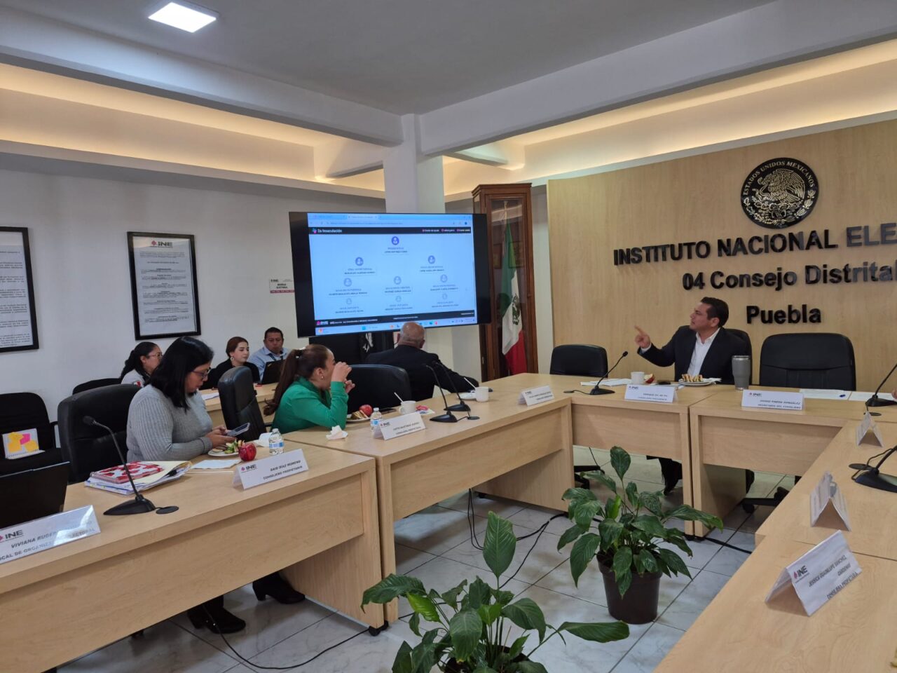 Designa INE Puebla cargos de mesas directivas de casilla para elección judicial