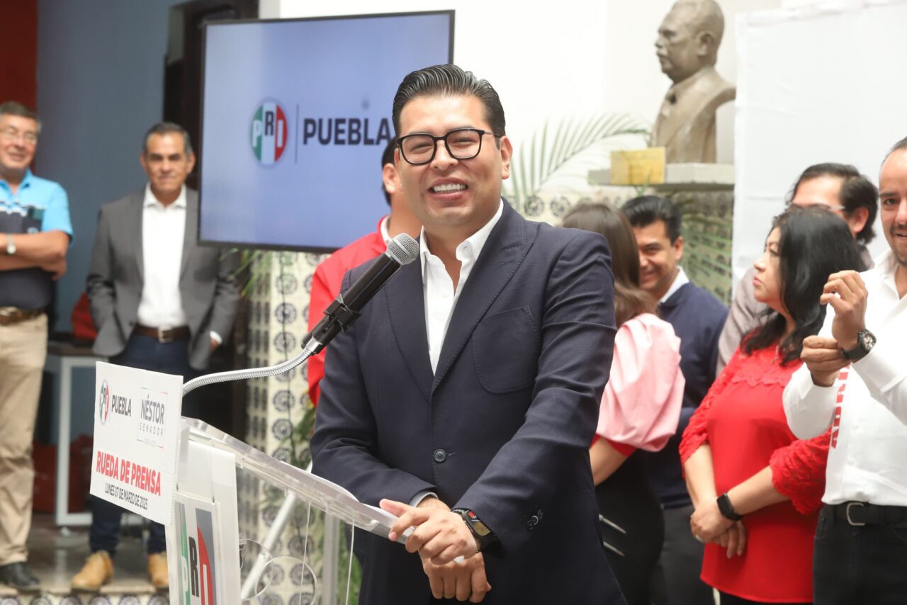 PRI Puebla presente iniciativa para eliminar cobro del título universitario