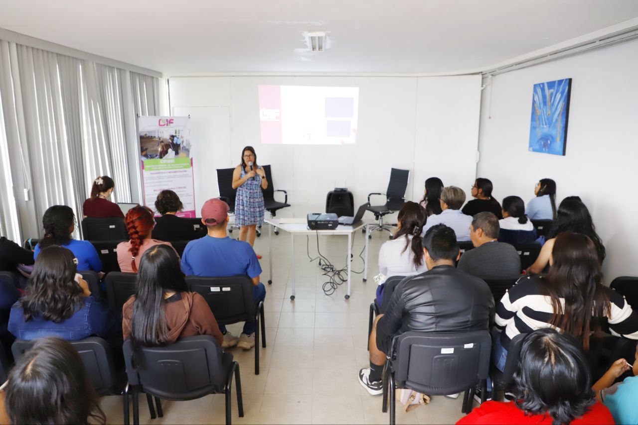 Conmemora SMDIF “Día Mundial de la Concienciación del Autismo” con usuarios del CMERI