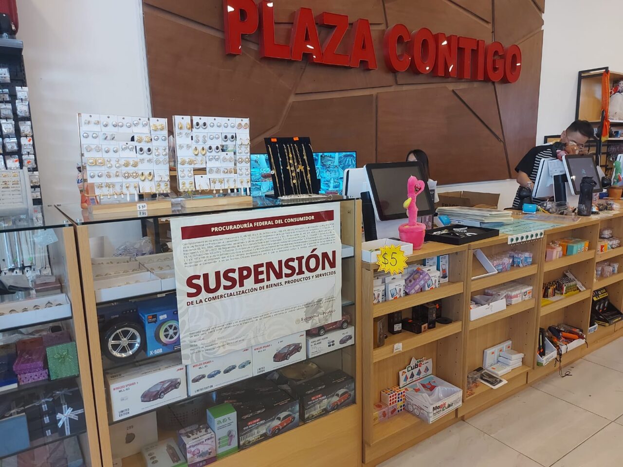 Profeco inmoviliza más de 4 mil productos del comercio Plaza Contigo