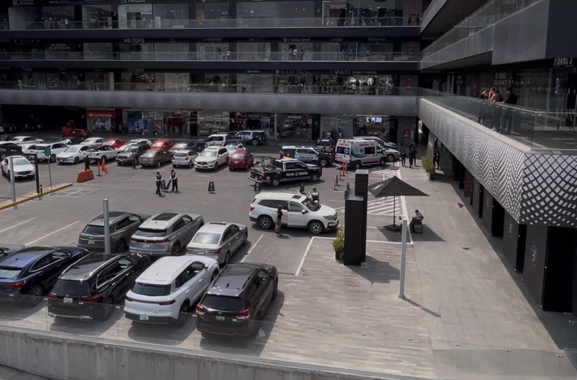 Balean a cuentahabiente y escolta en ataques cercanos a plazas comerciales