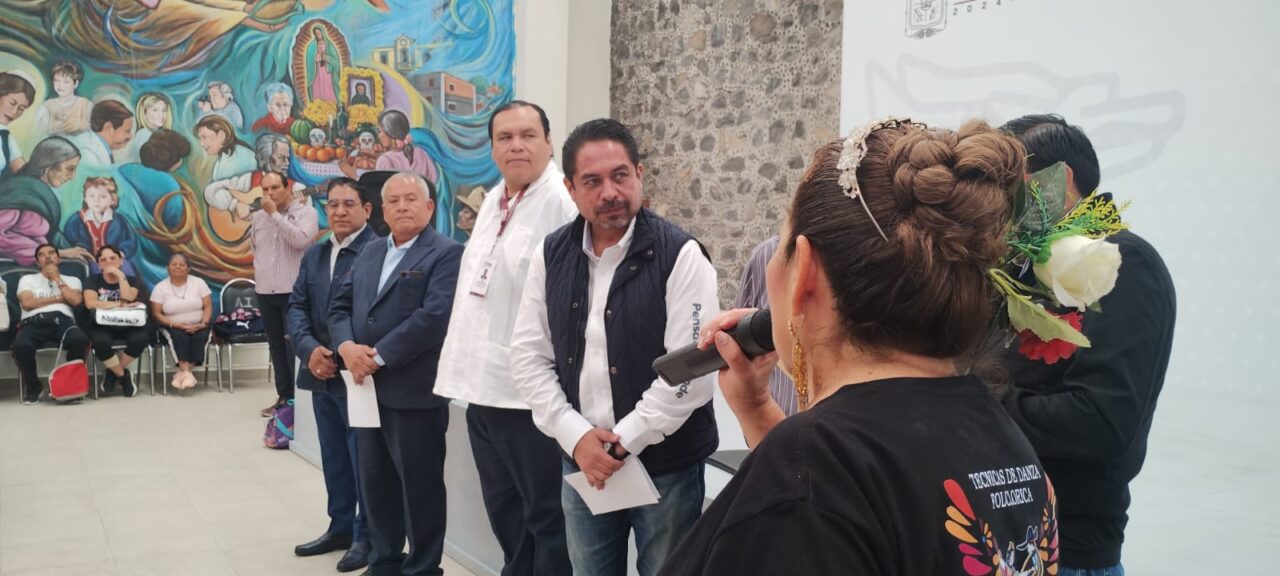 Con sensibilidad y diálogo, Gobierno del Estado y SEDIF atienden a adultos mayores