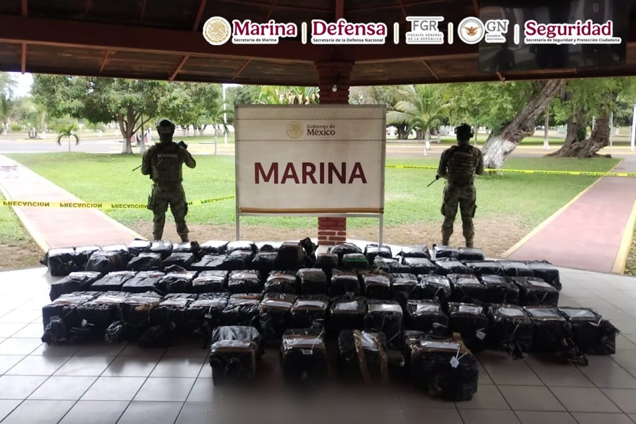 Gabinete de Seguridad impidió el traslado de 1,285 kilogramos de cocaína frente a las costas de Michoacán
