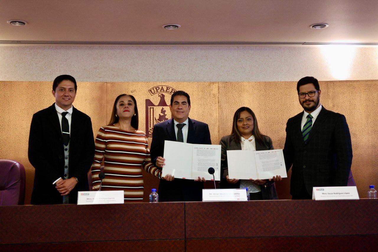 SSP y UPAEP firman convenio para becas a policías y sus familias