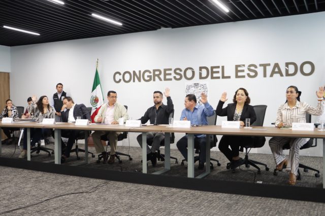 Avalan en Comisión del Congreso reformas para suprimir edad máxima para ocupar Dirección del CECyTE