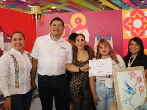 Se ofrecieron 102 eventos artísticos en el Pabellón Turístico de la Feria