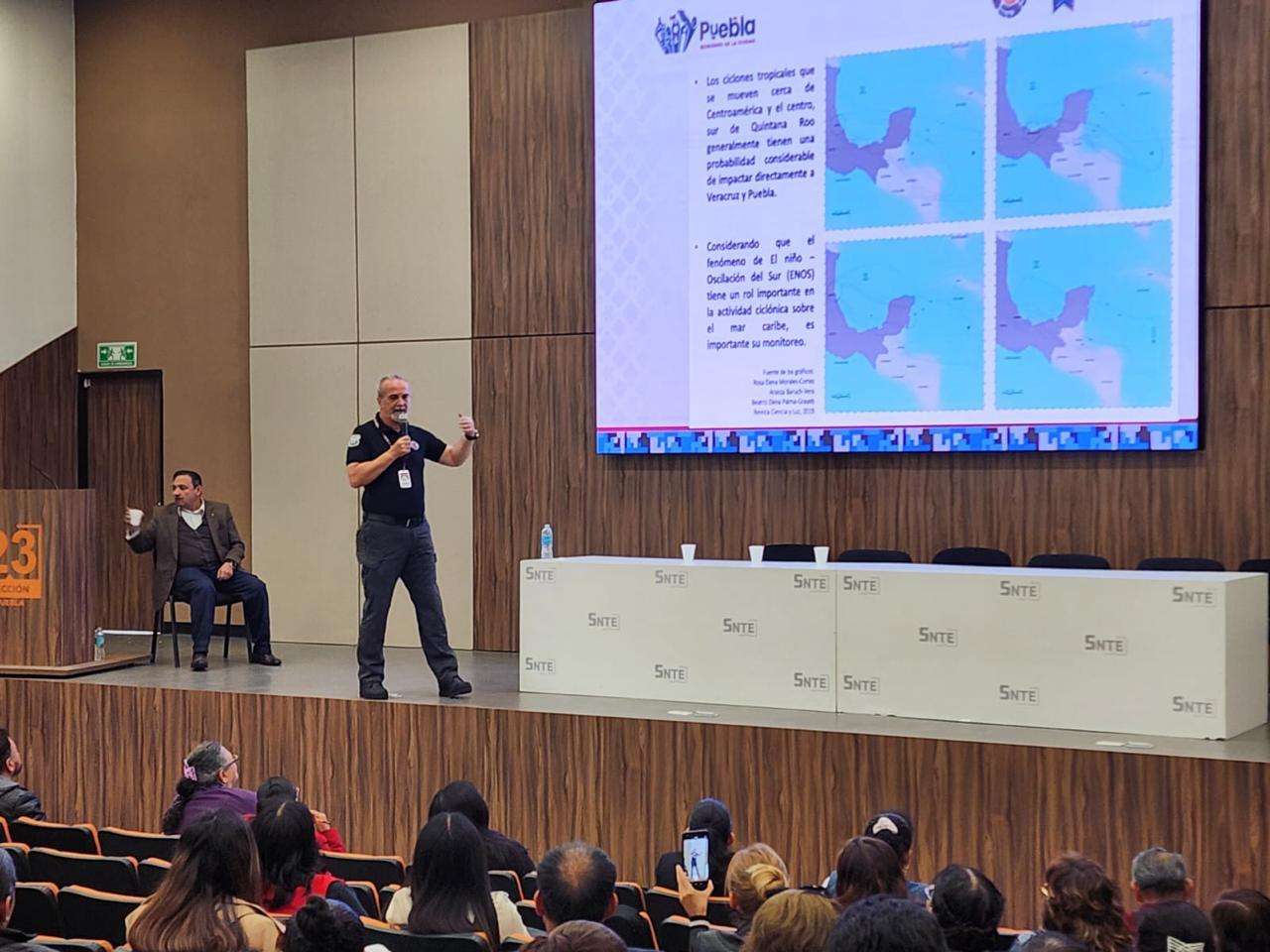 Capacita Gobierno de la Ciudad a personal educativo para proteger a la población escolar durante lluvias