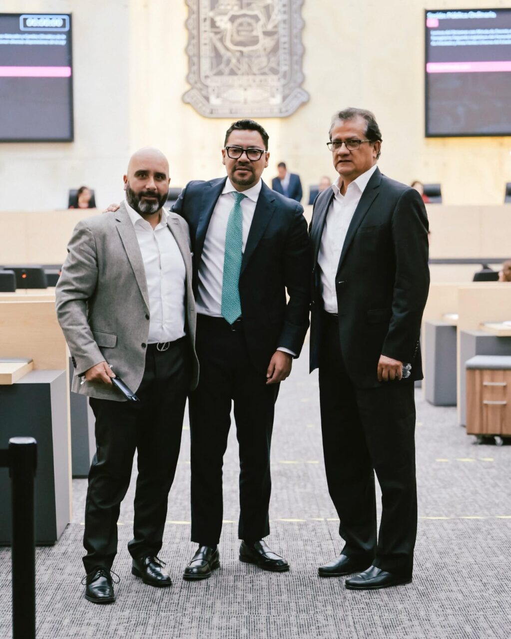 Andrés Villegas lidera histórica reforma en Puebla para regular cirugías estéticas