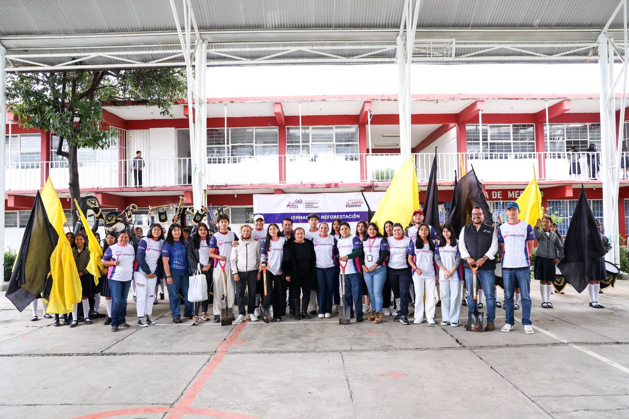 Encabeza Lupita Cuautle Jornada de Reforestación en la escuela secundaria Adolfo López Mateos