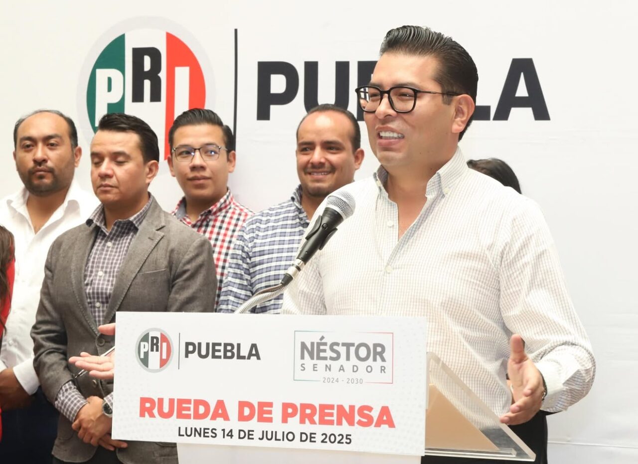 Rompe Néstor Camarillo con Mario Riestra y acusa vínculos con Morena