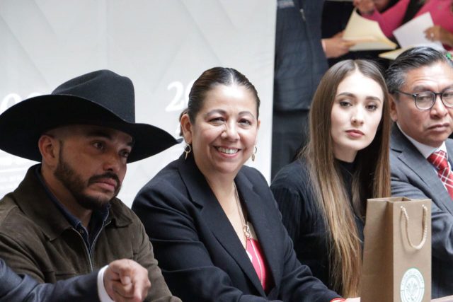 Mezcal, oportunidad socialmente justa que impulsa desarrollo: Laura Artemisa