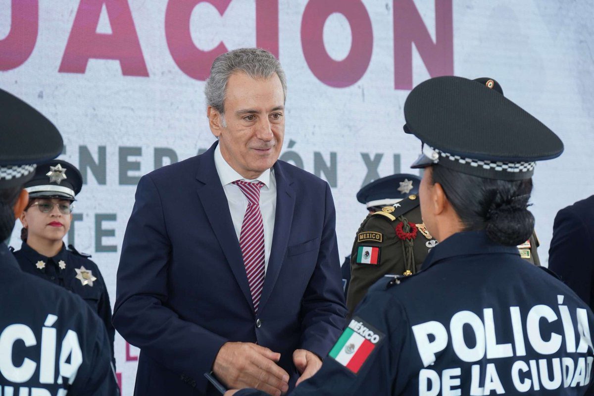 Encabeza Pepe Chedraui graduación cadetes de la Academia de Formación y Profesionalización Policial de la SSC