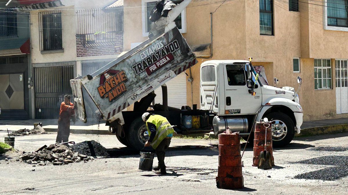 Supervisa Gobierno de la Ciudad avances de la campaña Bacheando Puebla en juntas auxiliares