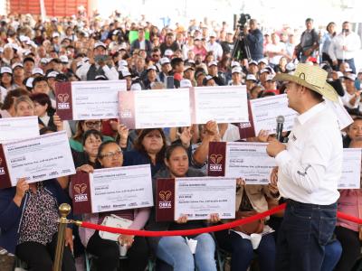 Acelera Armenta el desarrollo de la Sierra Negra con apoyos comunitarios y al campo