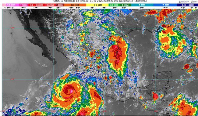Flossie se mantiene cerca de Manzanillo, Colima, como huracán de categoría 2 
