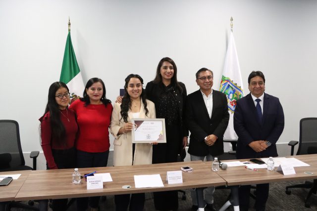 Reconocen en Congreso a jóvenes destacados en distintas áreas
