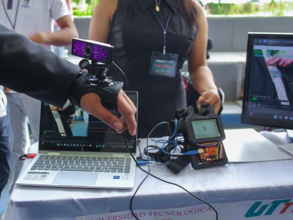 UTTECAM fomenta innovación en Concurso de Prototipos