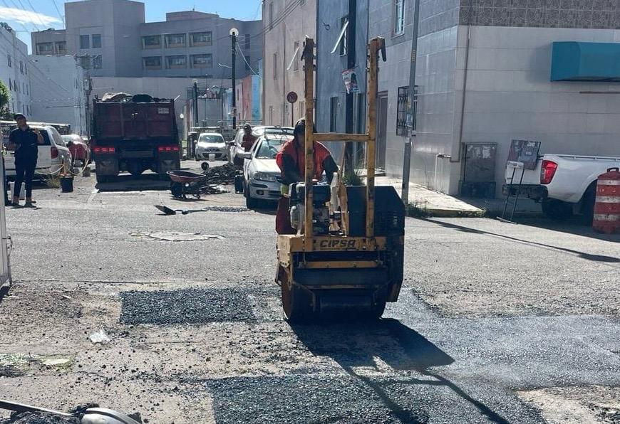Mejor infraestructura vial fortalece al comercio local: avanza Campaña Capitalina Bacheando Puebla
