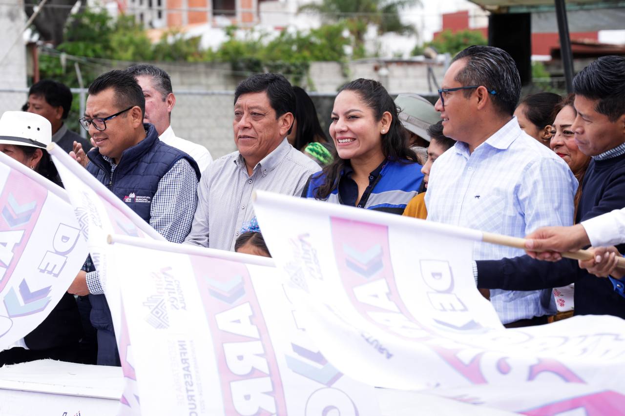 Inicia Lupita Cuautle obra de adoquinamiento en San Bernardino Tlaxcalancingo