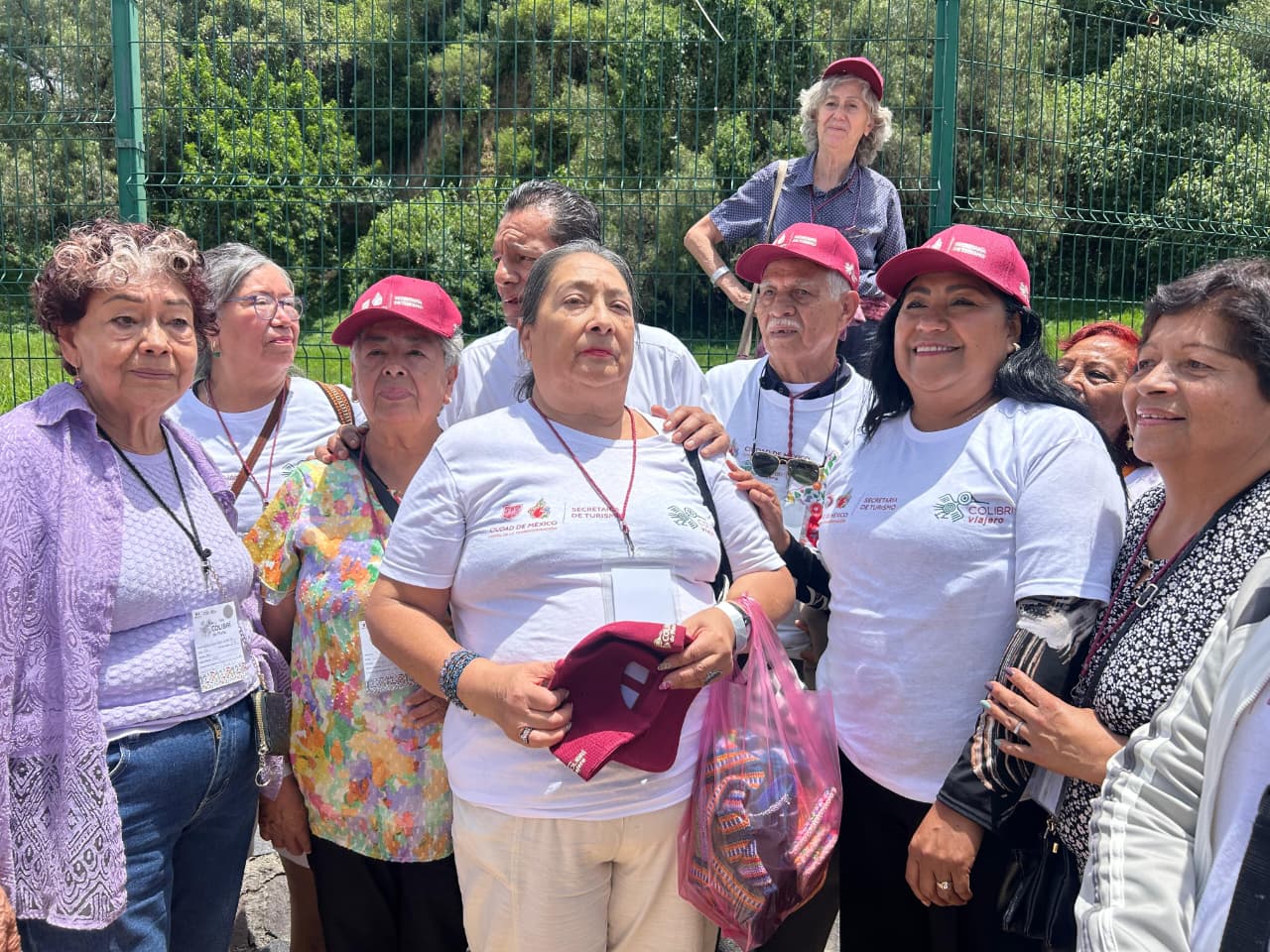 Recibe Gobierno de Cholula a visitantes del programa Colibrí de Plata