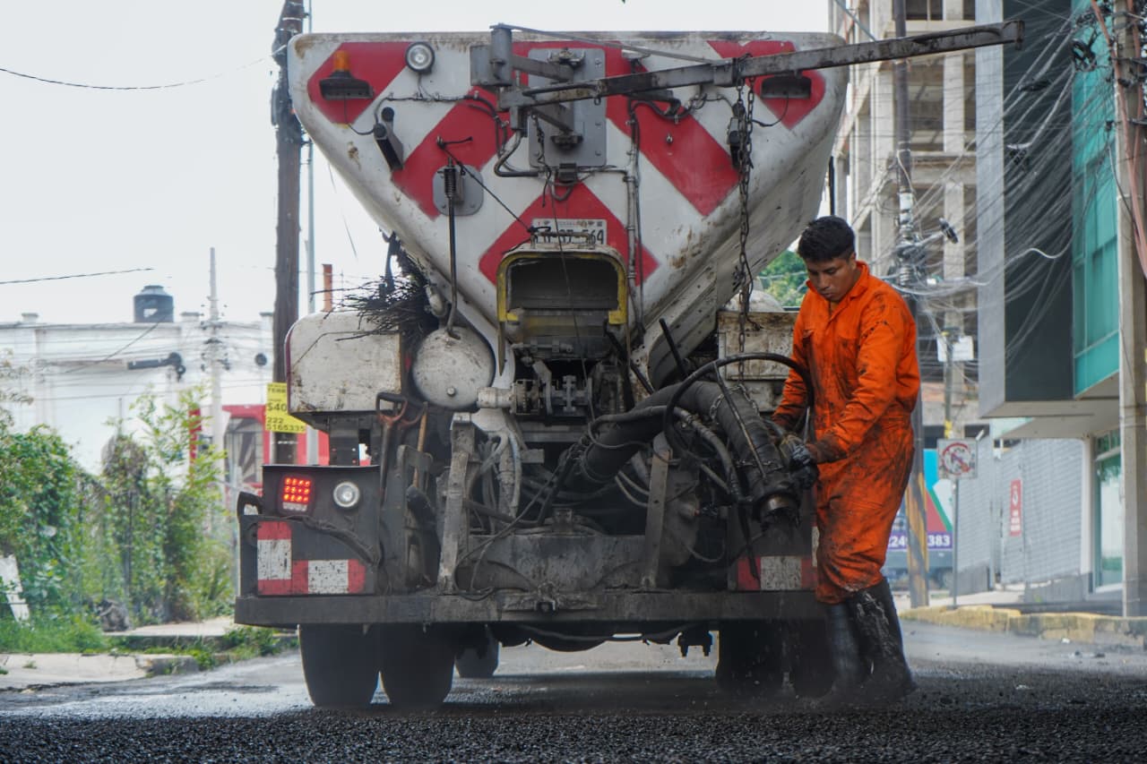 Amplia Gobierno de la Ciudad trabajo de bacheo
