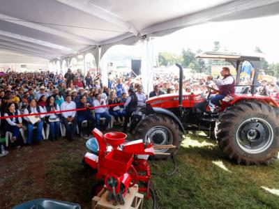 Con inversión de 84 mdp, Gobierno estatal beneficia a microrregión de Ahuazotepec