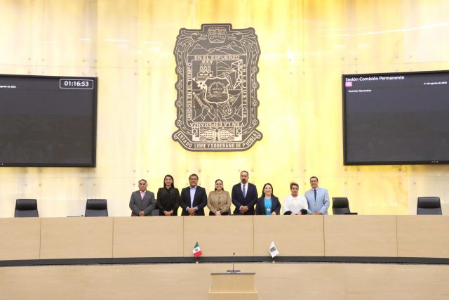 Presentan en el Congreso propuesta legislativa para reducir brecha salarial de género