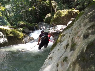 Sigue la búsqueda de la menor que fue arrastrada por la corriente del río Bravo en Tlacotepec