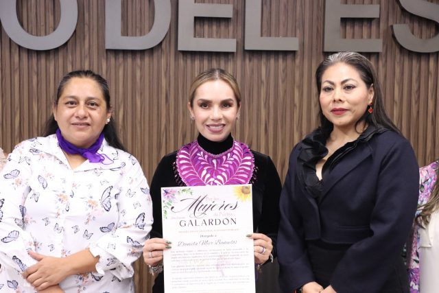 Congreso del Estado fue sede del 3er aniversario del colectivo Por las Mujeres de Puebla