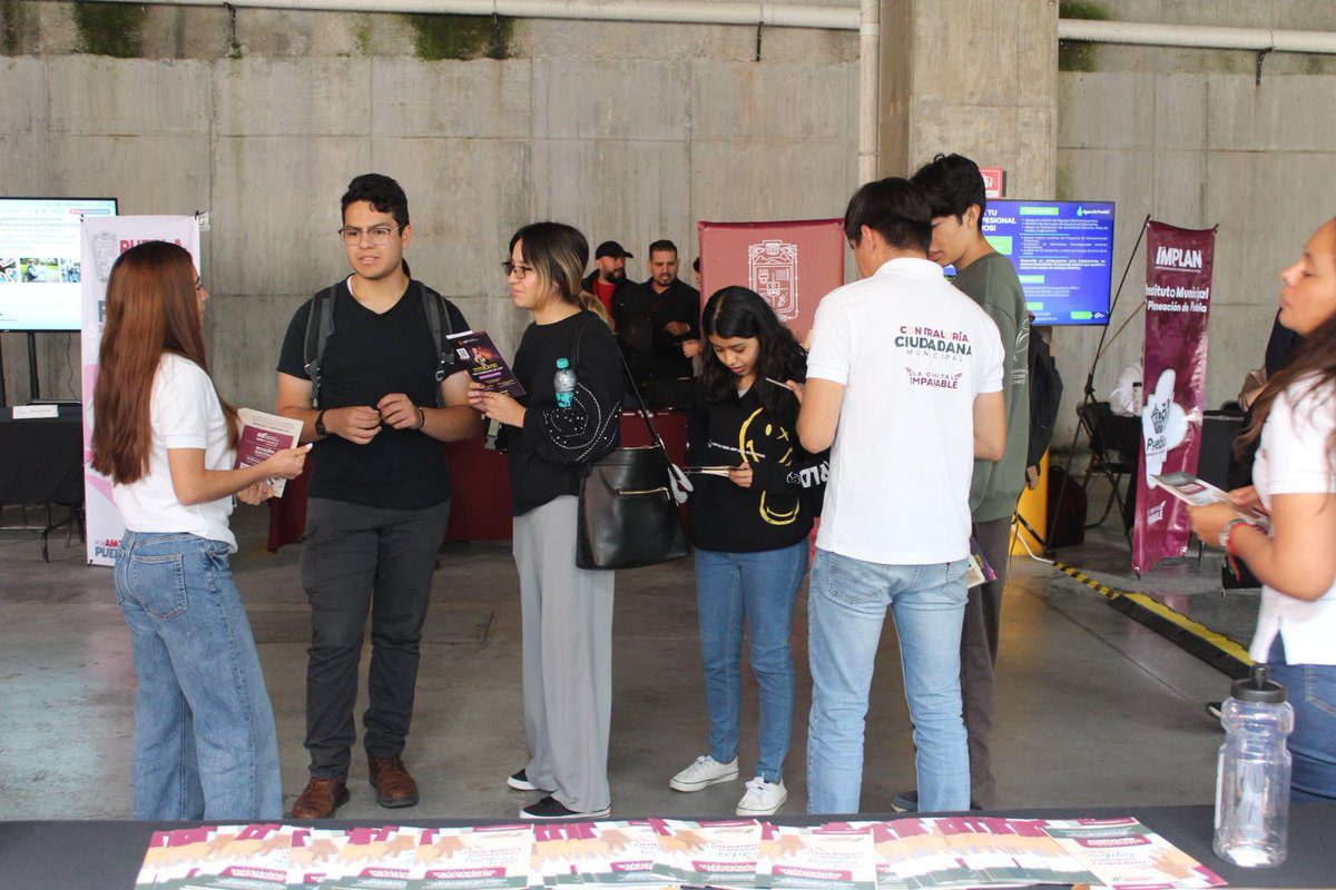 Participa Gobierno de la Ciudad en la quinta Feria de Prácticas Profesionales, Servicio Social y Bolsa de Trabajo de la UVP