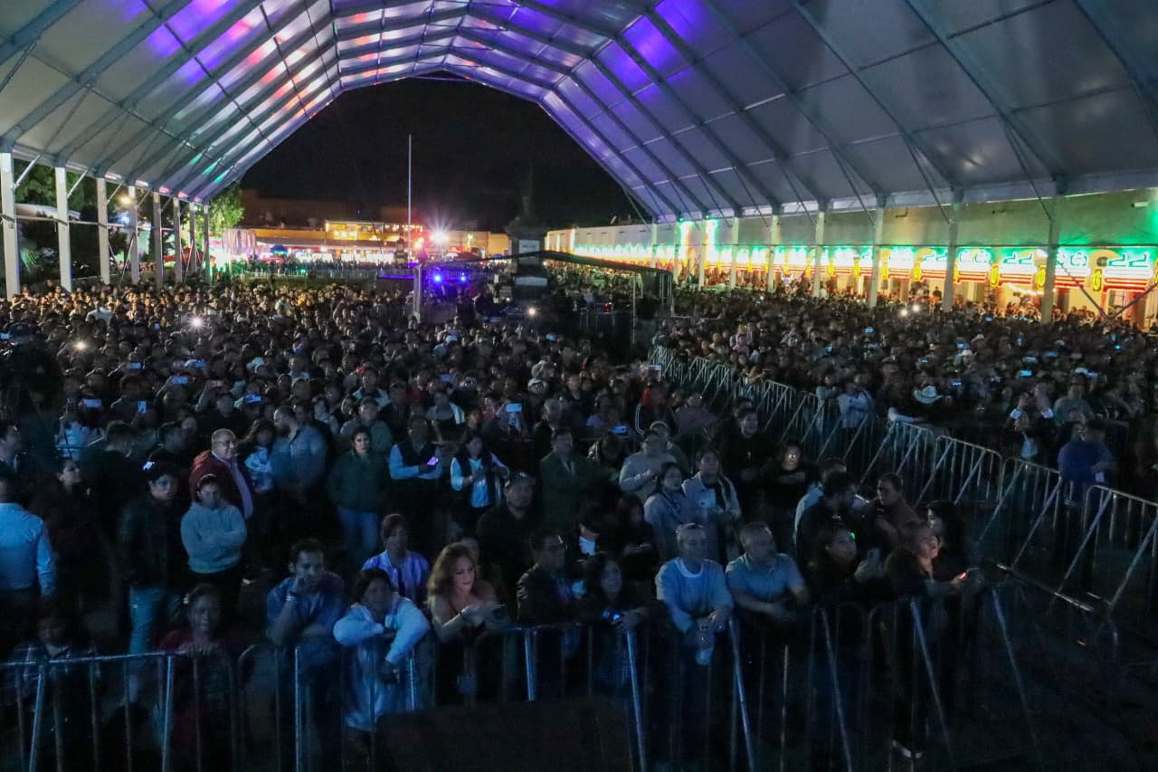 Grupo Palomo puso a cantar a más de 12 mil personas en la Feria de Cholula