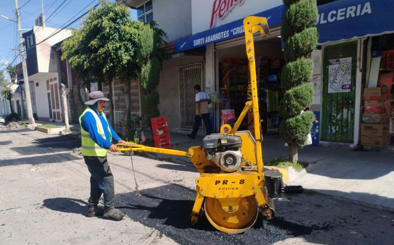 Con paso firme Gobierno de la Ciudad avanza con la Campaña Bacheando Puebla