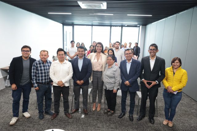 Realizan en el Congreso conversatorio sobre la “Historia del chile en nogada”