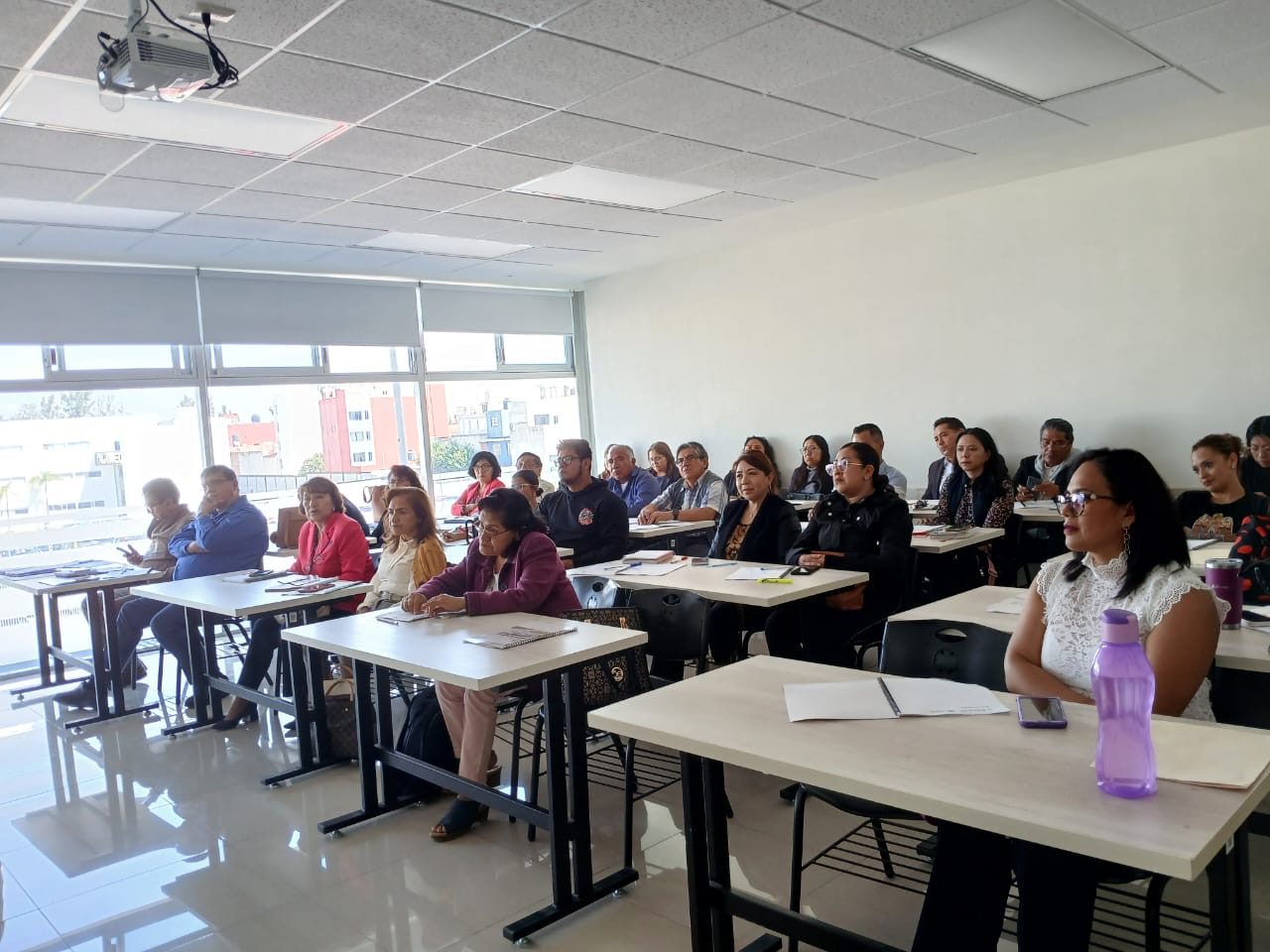 Módulos de atención para docentes en Puebla por cambio de nómina estatal