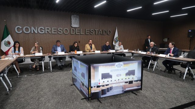 Comparecen Soapap y Agua de Puebla en Comisión del Congreso