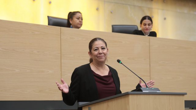 Aprueba Congreso licencia por tiempo indefinido de legisladora Laura Artemisa