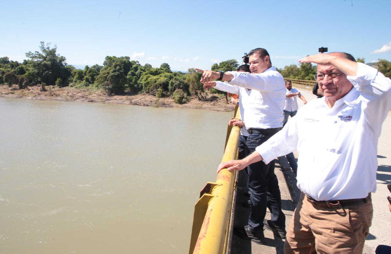 Rehabilitación de puentes y carreteras para conectar comunidades, se compromete Gobernador Armenta con Tenampulco
