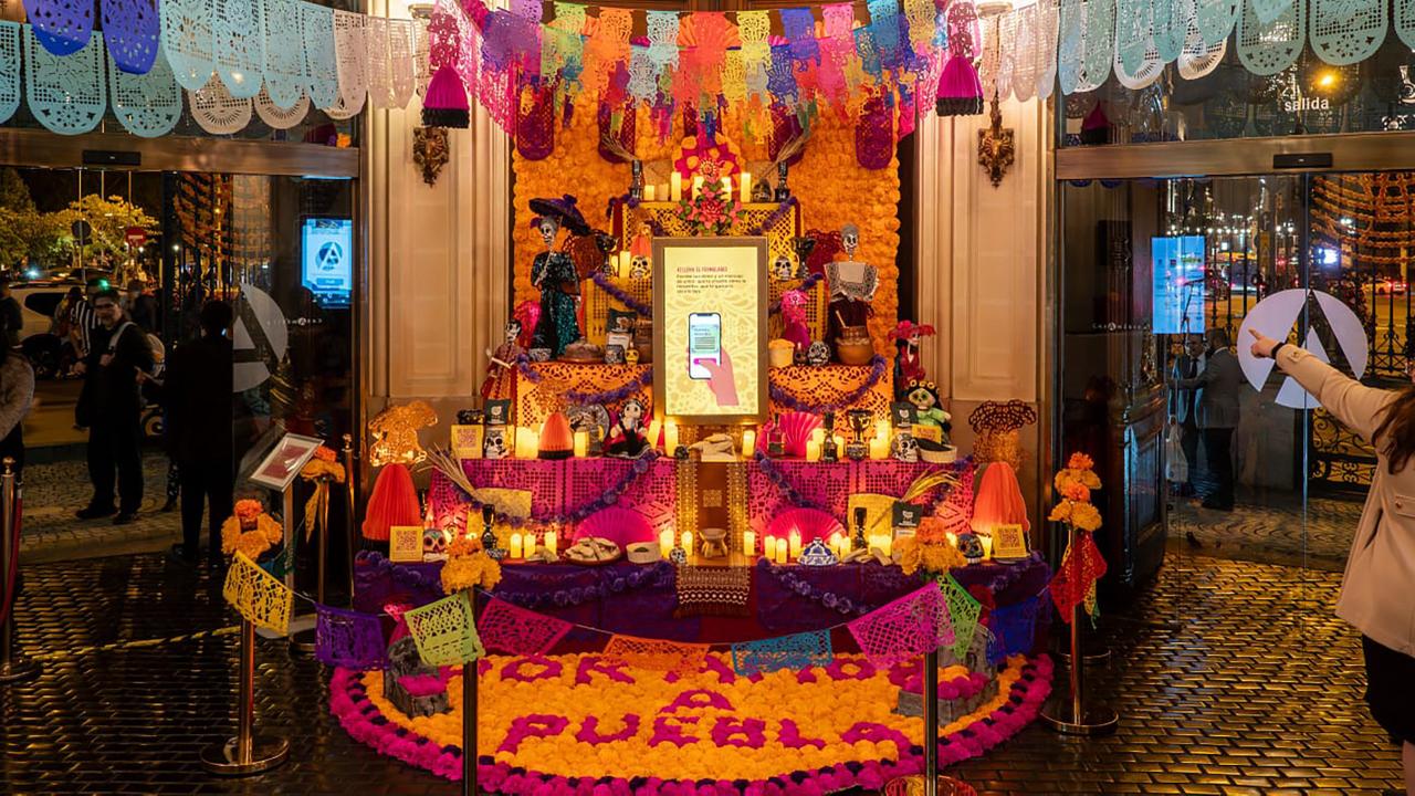 Gobierno estatal inaugura en Madrid: “La abuela de todos: una ofrenda a las Carmencitas”