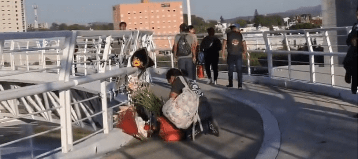 Flores, velas y lágrimas por Yusvely: un altar de memoria en la Vía Atlixcáyotl este 28 de octubre