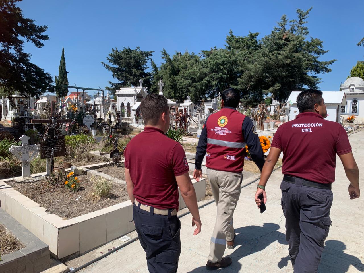 Gobierno de Puebla mantiene operativos en panteones durante esta temporada