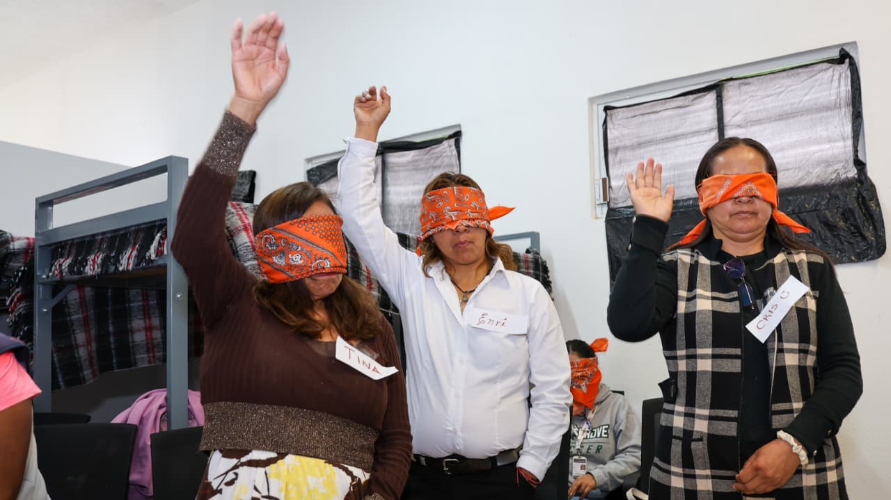 SEDIF acerca talleres de prevención de violencia hacia la mujer