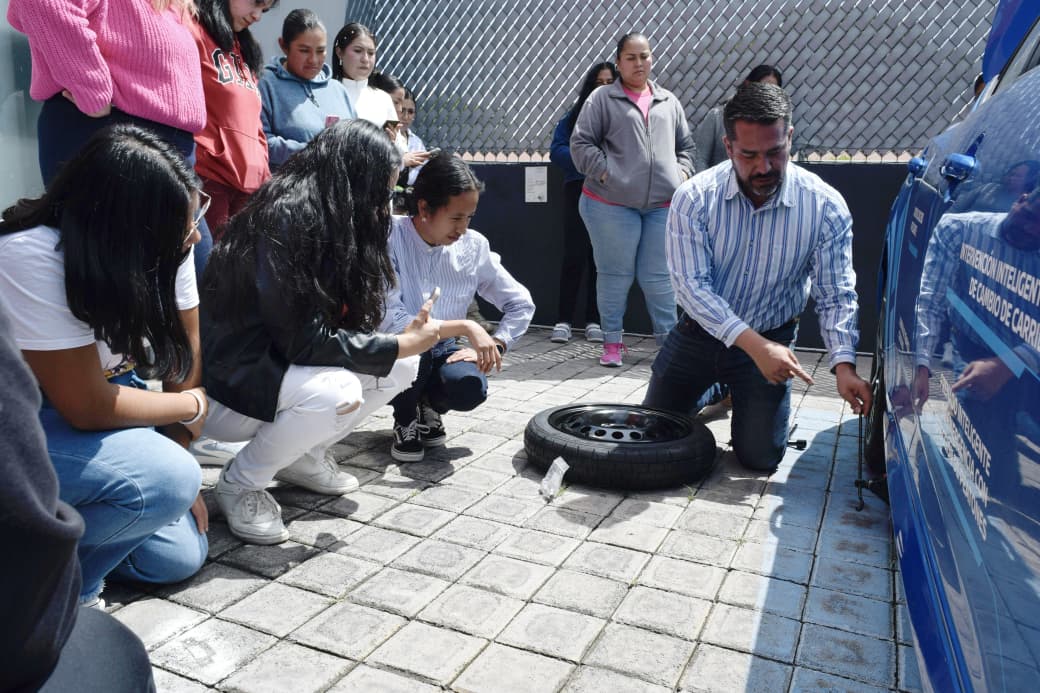 Gobierno de San Pedro Cholula realiza cursos de manejo para mujeres