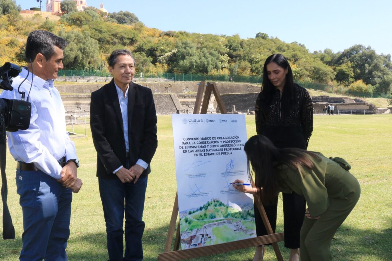 Gobierno de Puebla firma acuerdo con INAH para protección de patrimonio biocultural
