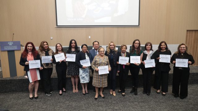 Reconocen en el Congreso del Estado a mujeres en el periodismo
