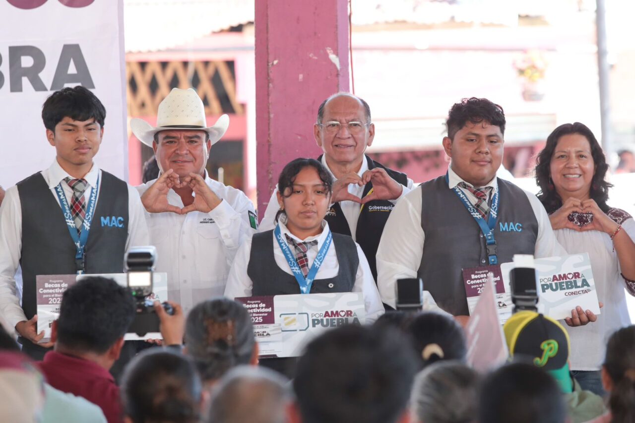 Becas de conectividad permite acceso a educación digital de jóvenes en La Ceiba