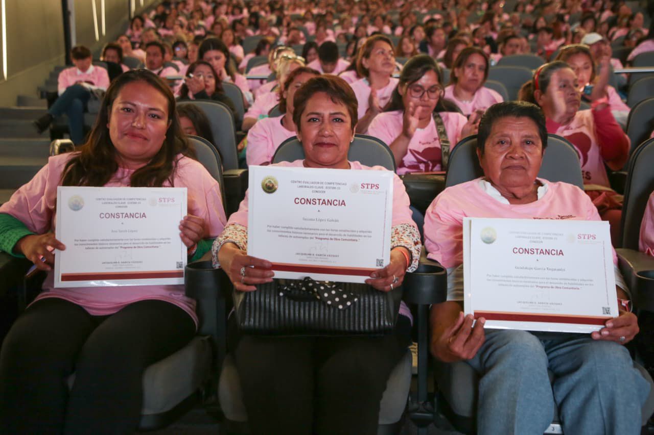 Talleres de Obra comunitaria fortalecen el tejido social con mujeres capacitadas para una vida laboral