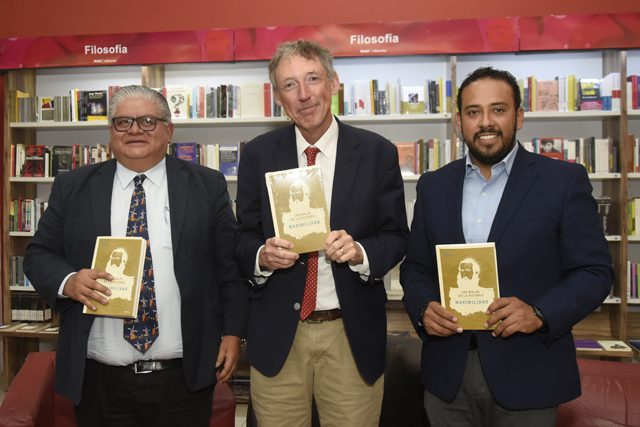 Presentan en la BUAP “Los malos de la historia: Maximiliano”, obra del historiador español, Will Fowler